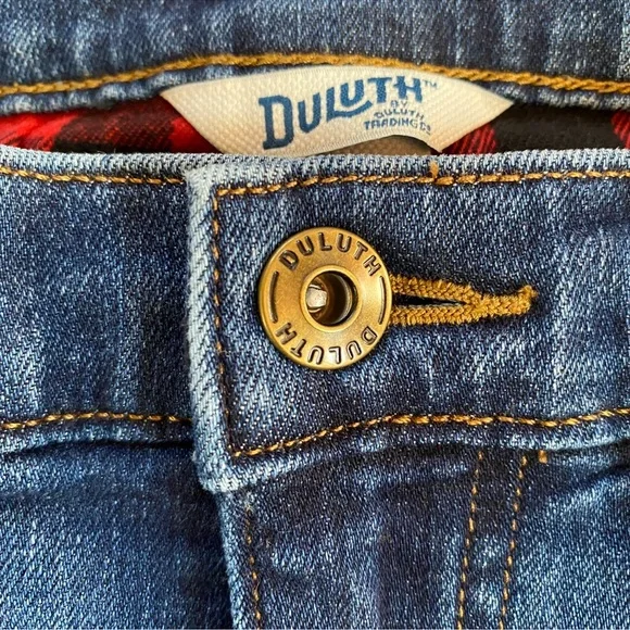 Duluth Trading Red Flannel Lined Straight Leg Jeans Women Size 6x31 - Picture 8 of 13